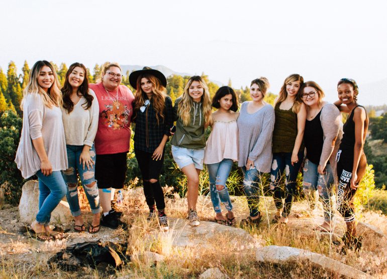 How to Find and Connect with Women Travel Groups