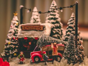 10 Expert Tips to Survive Christmas Travel